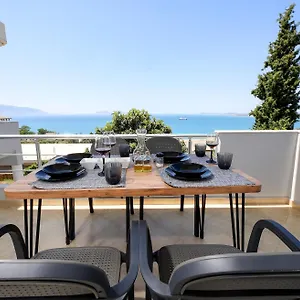 Luisanna Free Parking Vlorë